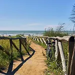 Near The Sea-beahost * 比比翁