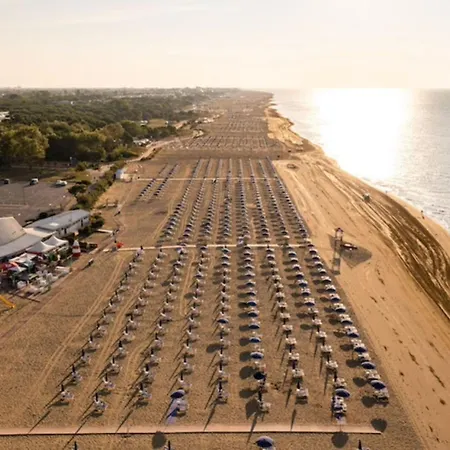 Near The Sea-beahost Bibione